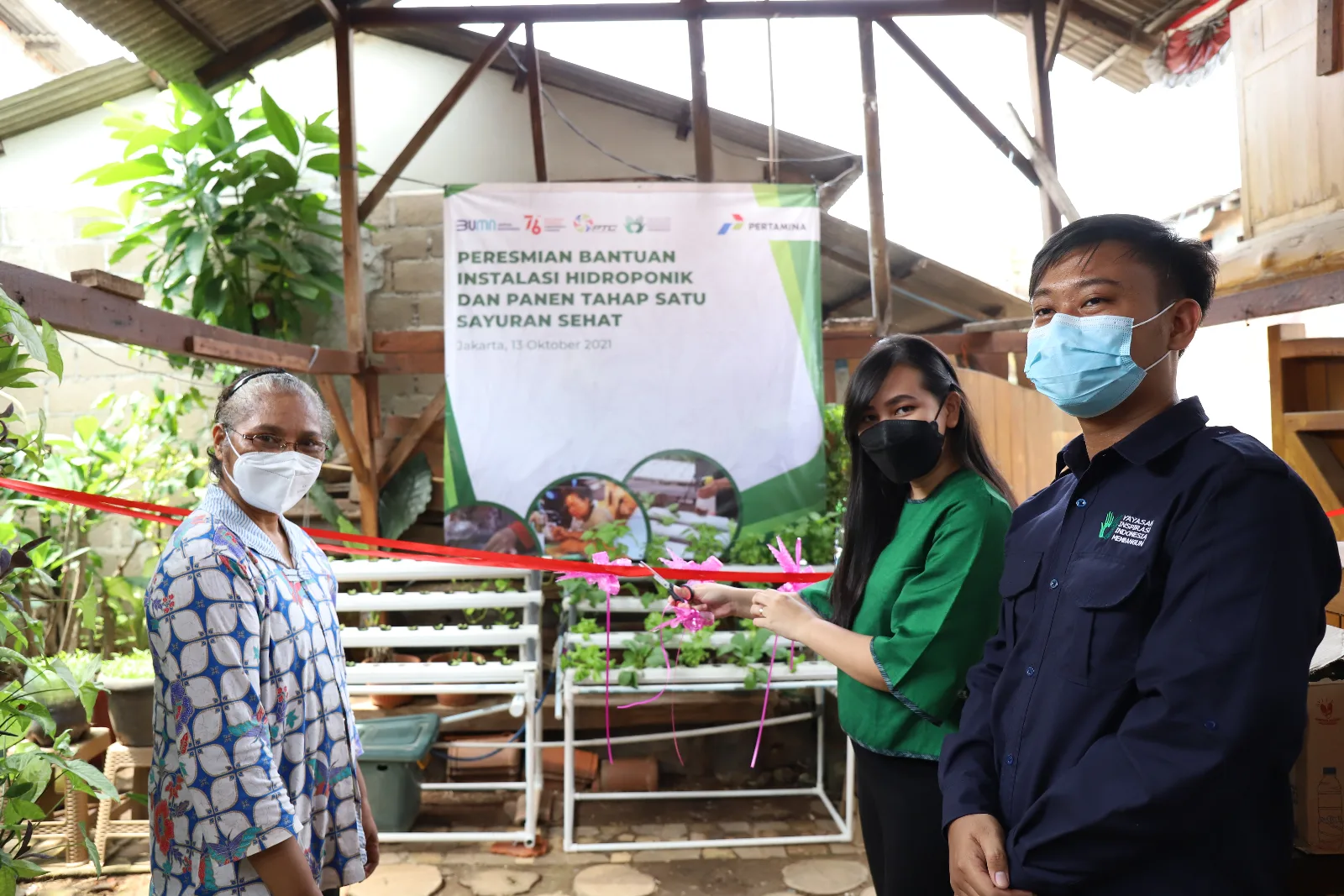 PTC BERDAYAKAN MASYARAKAT DENGAN HIDROPONIK SEBAGAI SOLUSI WIRAUSAHA BERBASIS PENGHIJAUAN