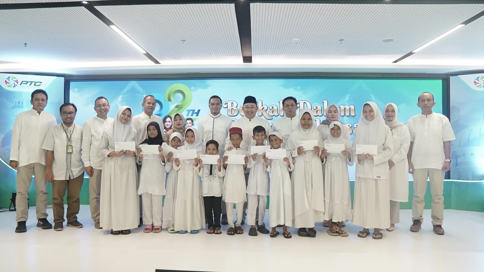Rayakan HUT ke-22, Pertamina Training & Consulting (PTC) Gelar Tasyakuran dan Sumbangkan Alat Bantu Dengar