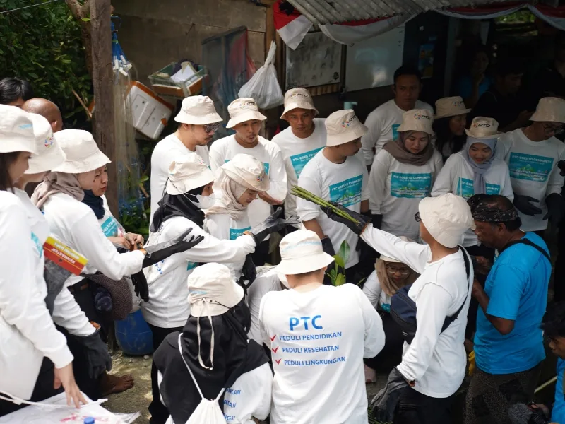 PTC Peduli Lingkungan – Kurangi Dampak Perubahan Iklim dengan Penanaman Mangrove di Bali